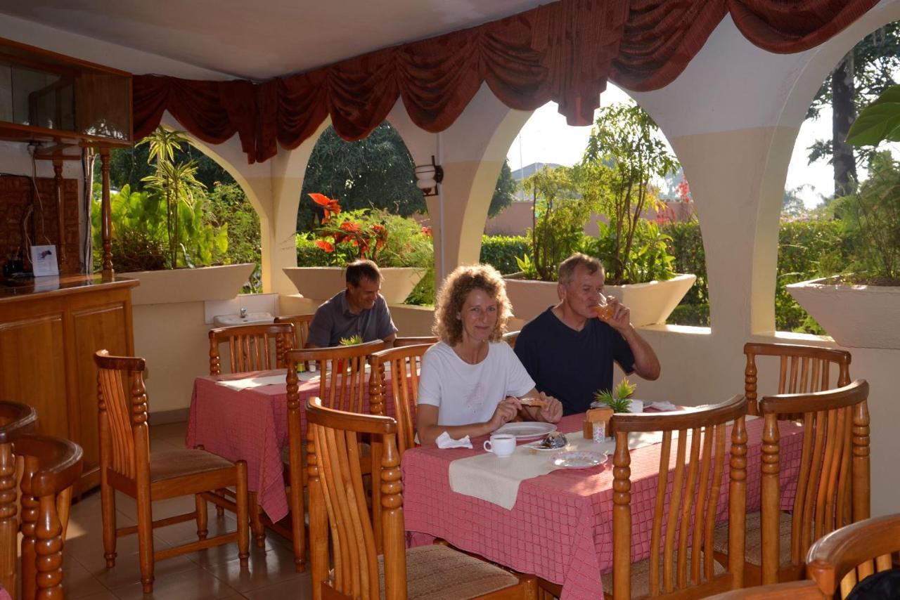 Sunset Hotel Entebbe Kültér fotó