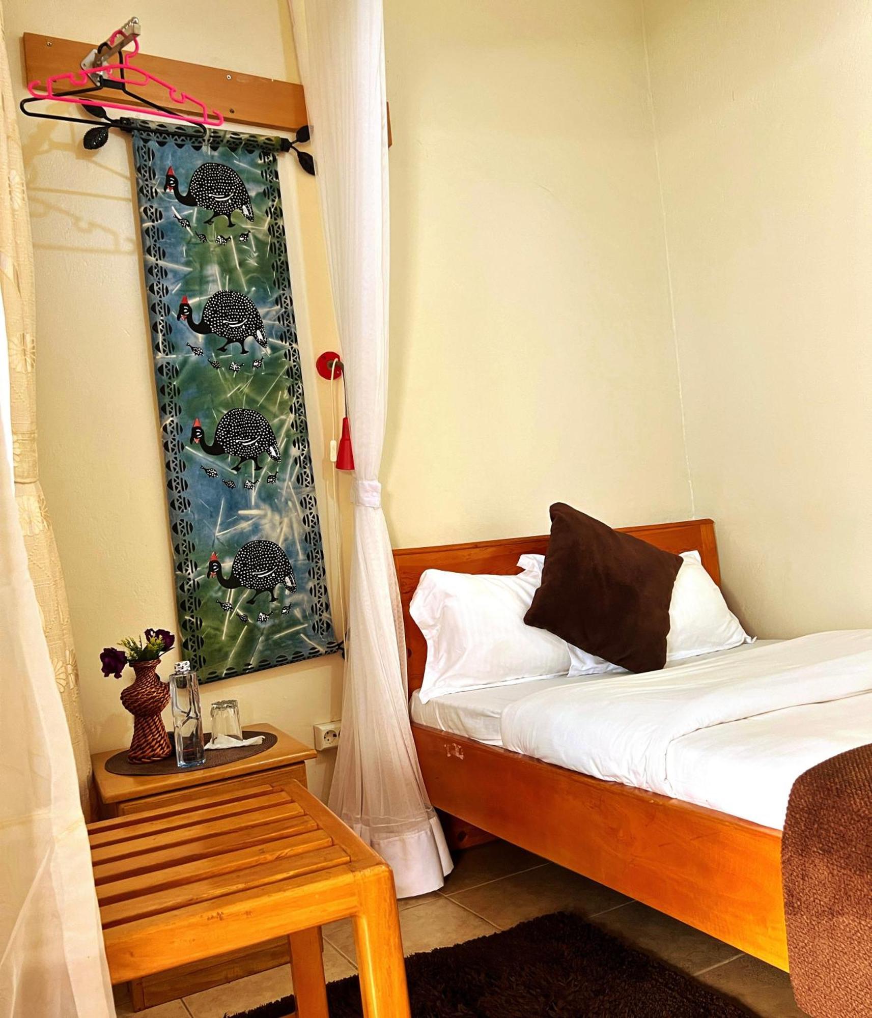 Sunset Hotel Entebbe Kültér fotó