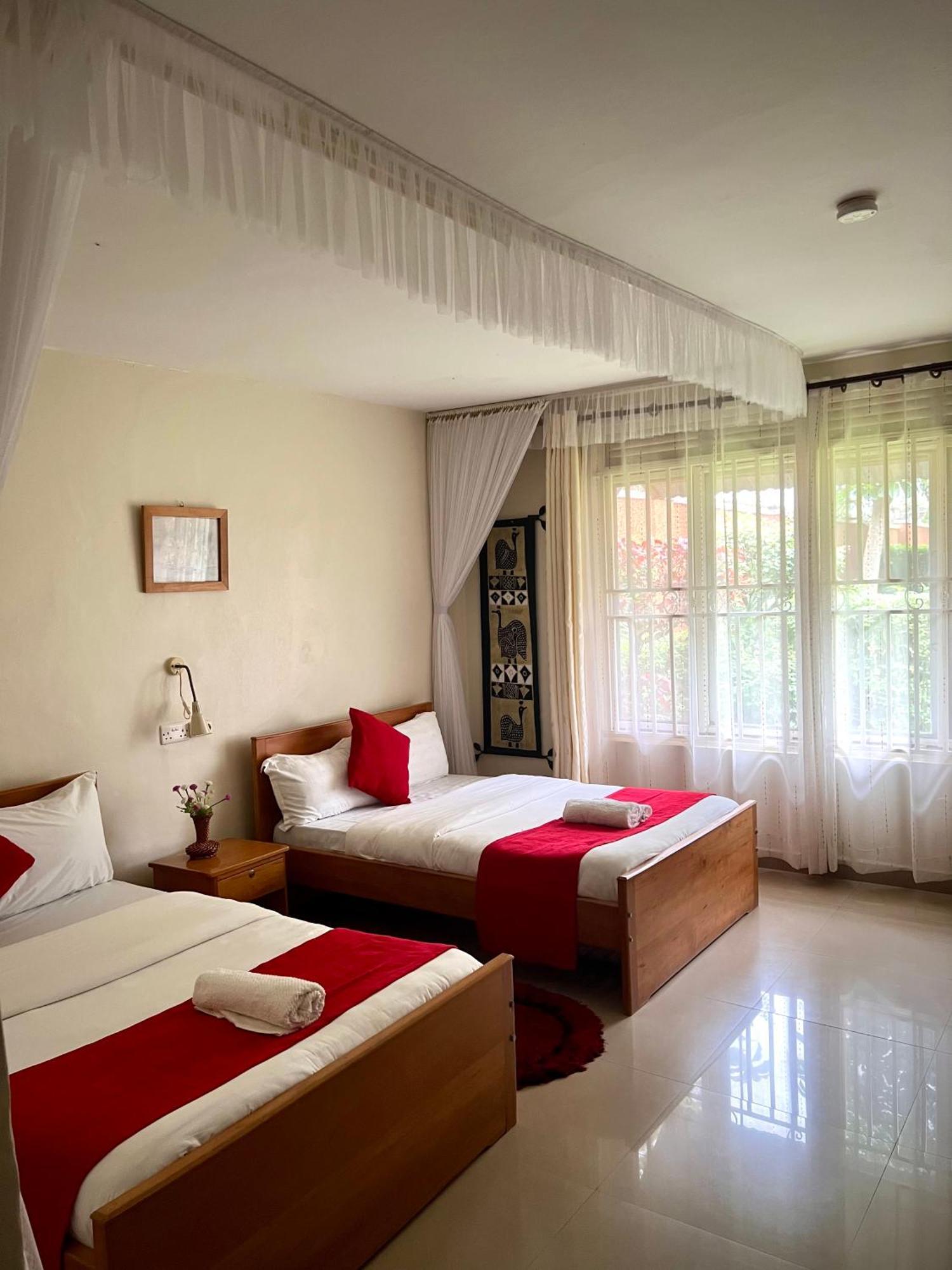 Sunset Hotel Entebbe Kültér fotó