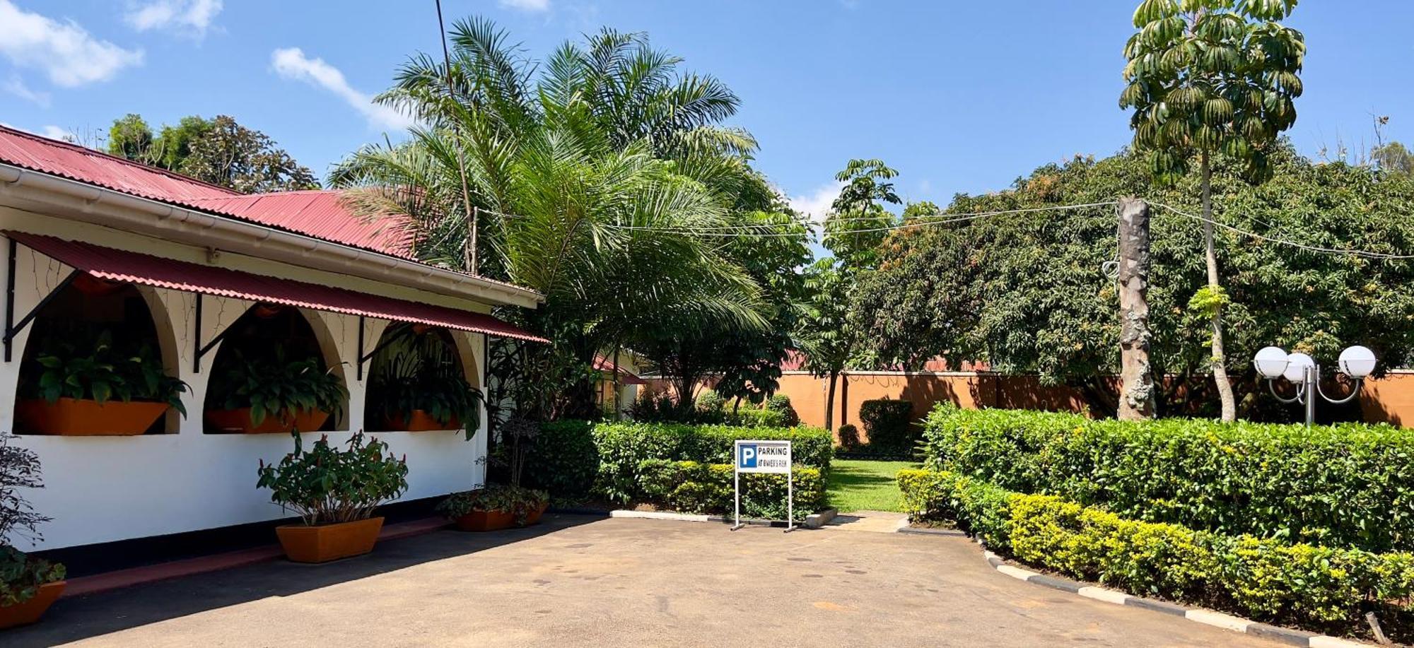Sunset Hotel Entebbe Kültér fotó