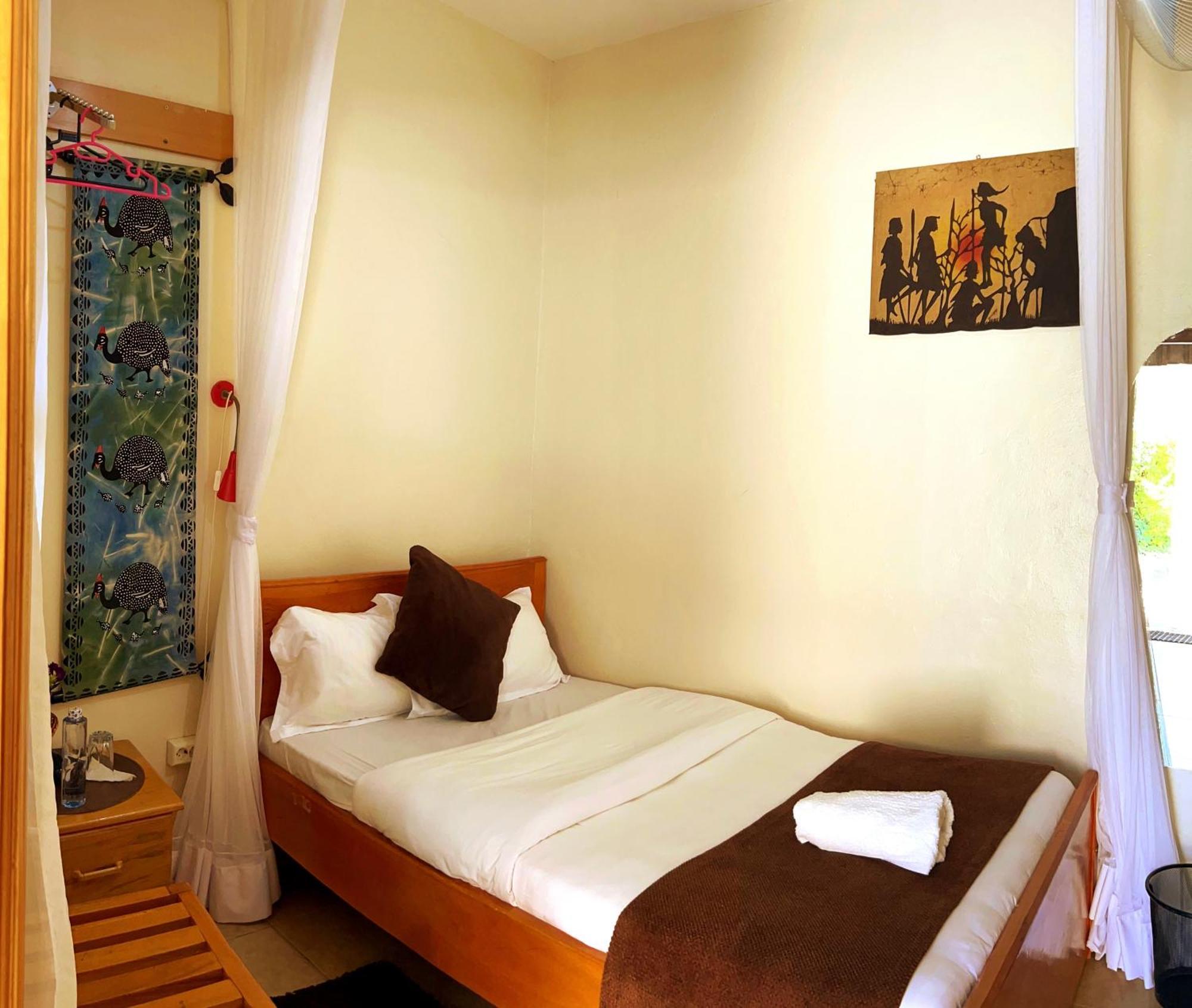 Sunset Hotel Entebbe Kültér fotó