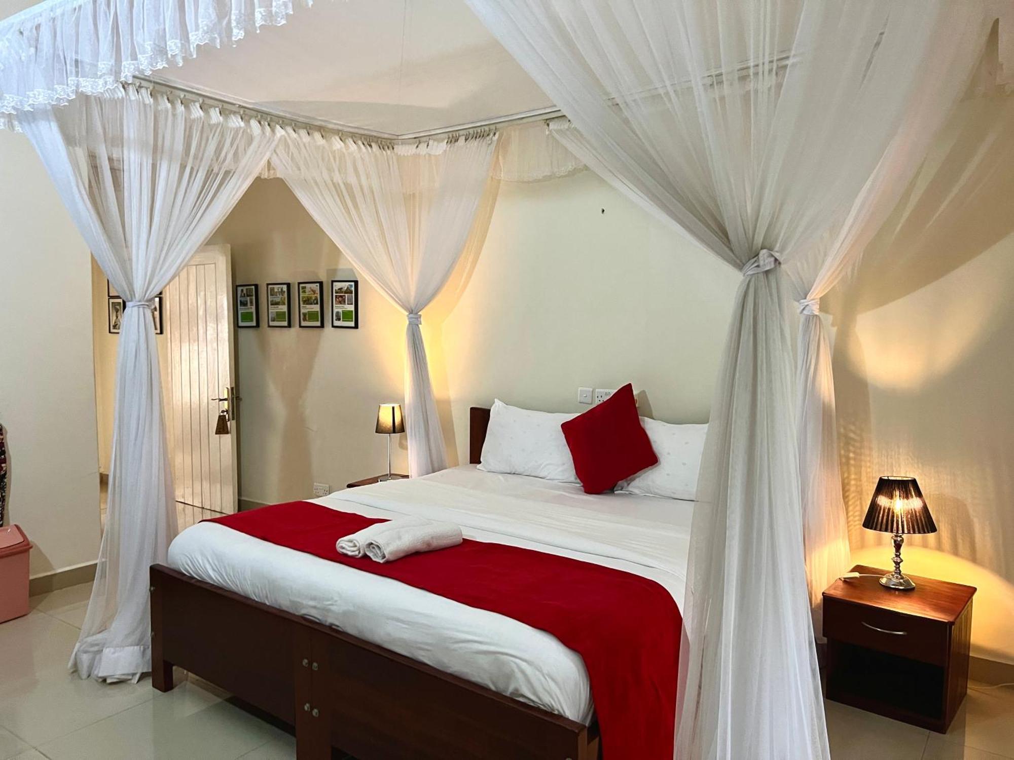 Sunset Hotel Entebbe Kültér fotó